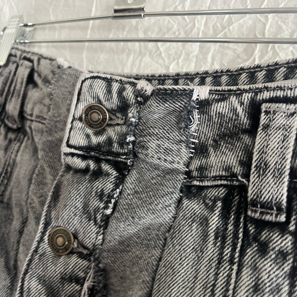 Denim Button-Up Skirt - Picture 7 of 9